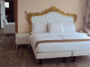 Ellyxville Hotel